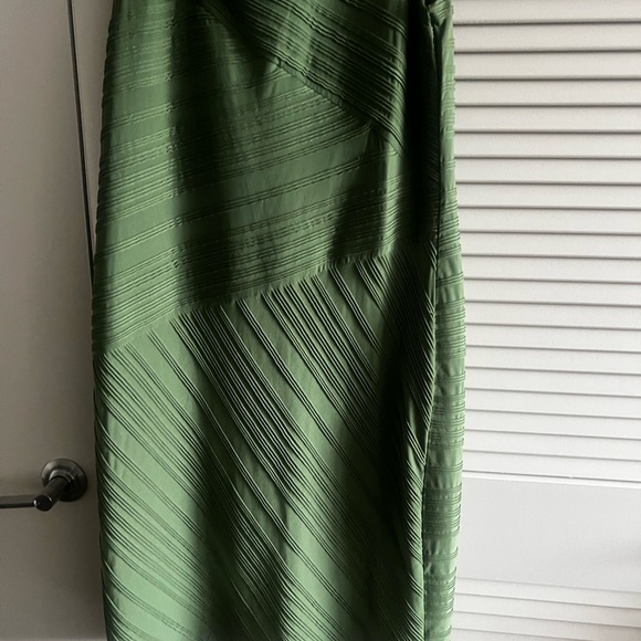 Olive green sleeveless dress - Picture 4 of 6